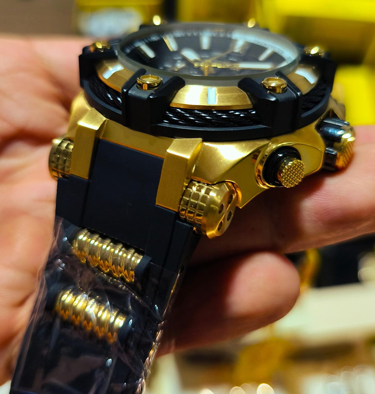 Invicta Bolt Modelo 35548