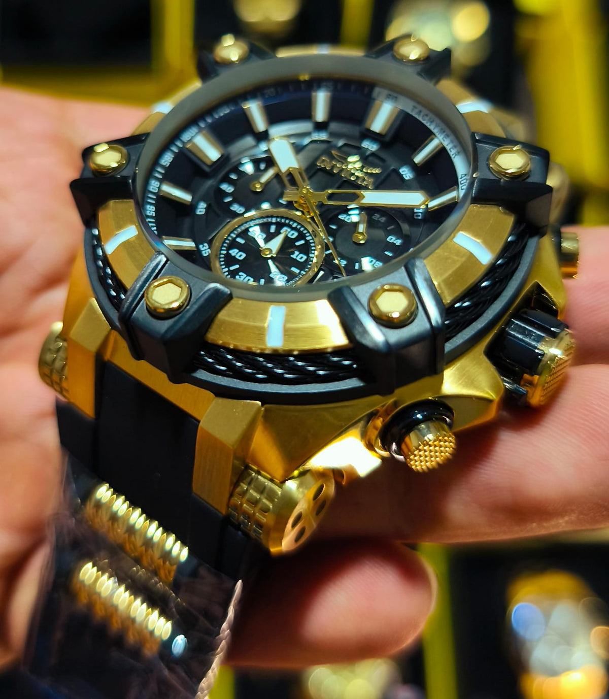 Invicta Bolt Modelo 35548
